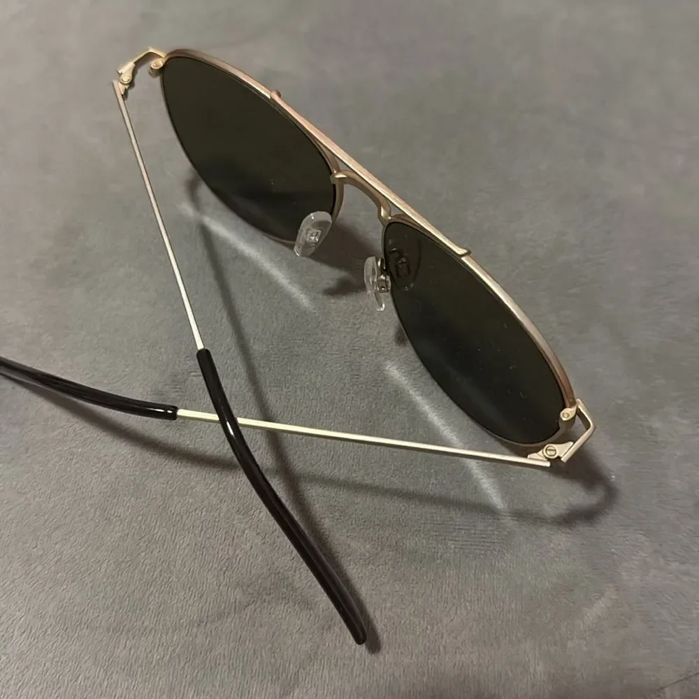 Classic Black Aviator Sunglasses NWT Gold and Black UNISEX - 100% UVA